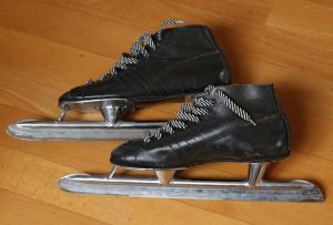 Introduction of blackies - first sideways adjustable skates